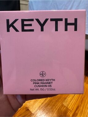 Colored Keyth Pink Magnet Cushion 05 Foundation
